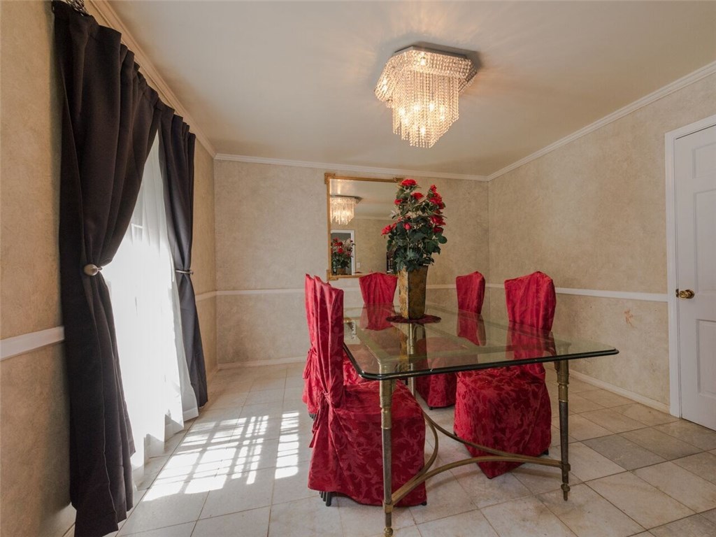 860 Spalding Drive, Sandy Springs, GA 30328