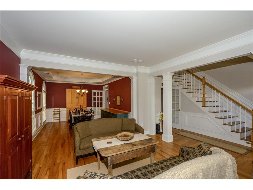 715 Glenridge Close Drive, Sandy Springs, GA 30328