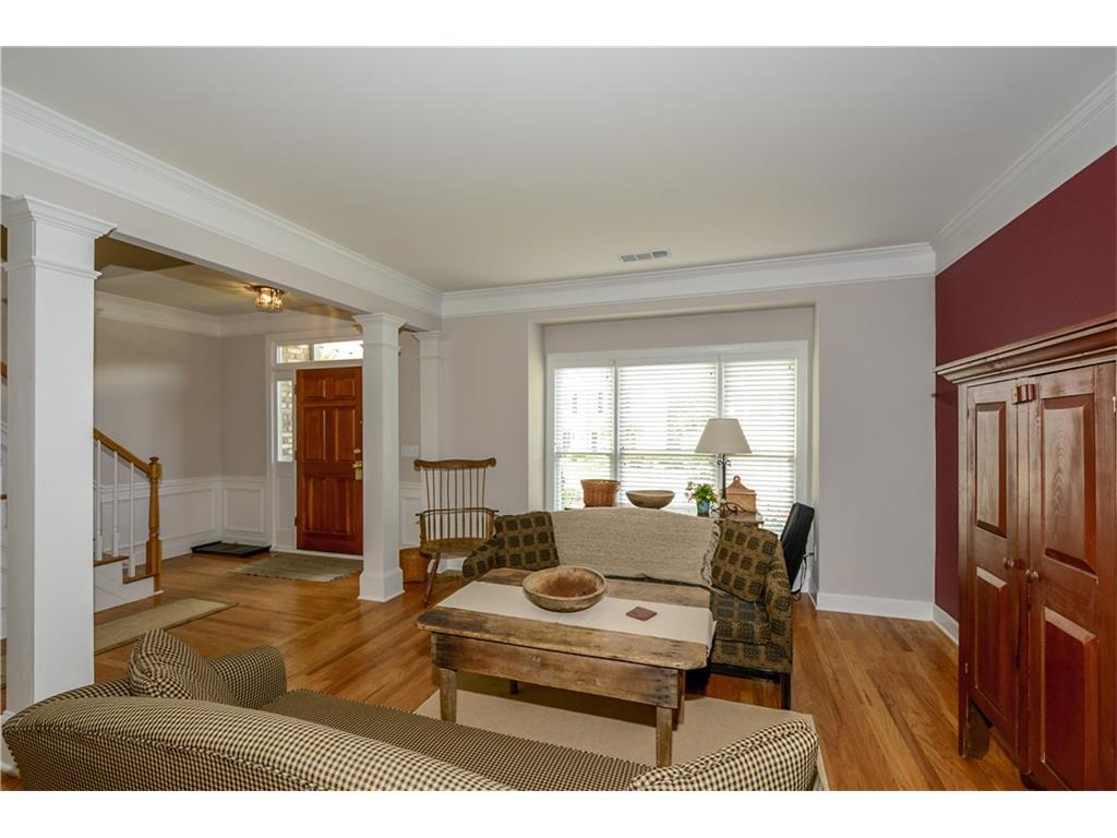 715 Glenridge Close Drive, Sandy Springs, GA 30328