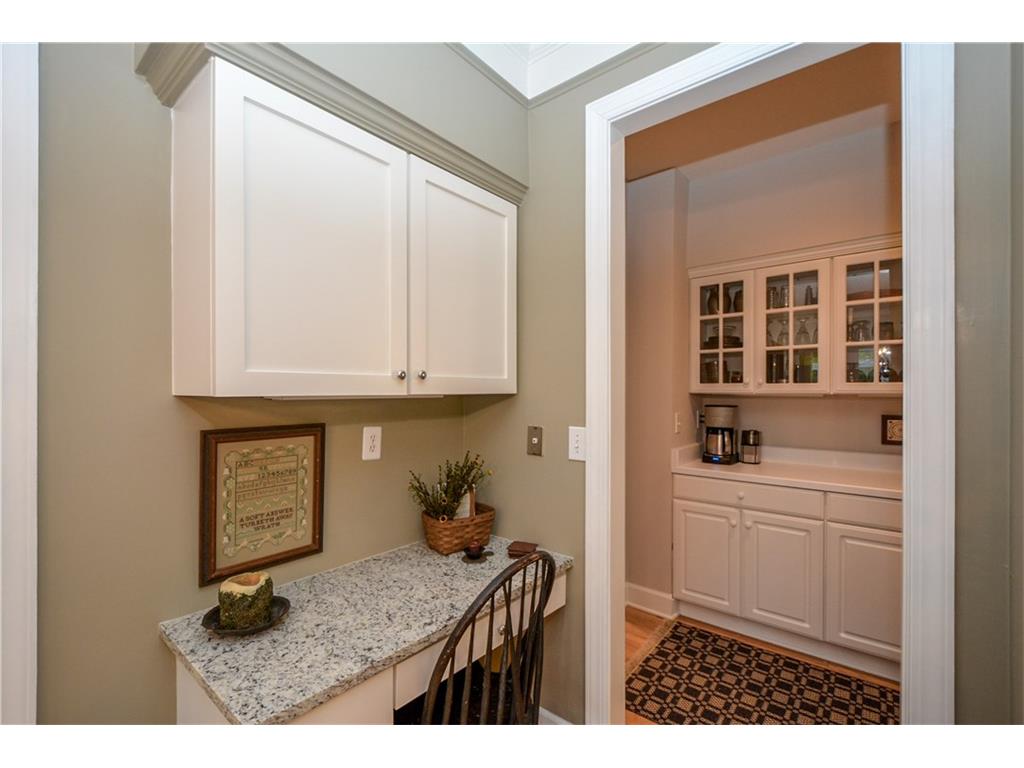 715 Glenridge Close Drive, Sandy Springs, GA 30328