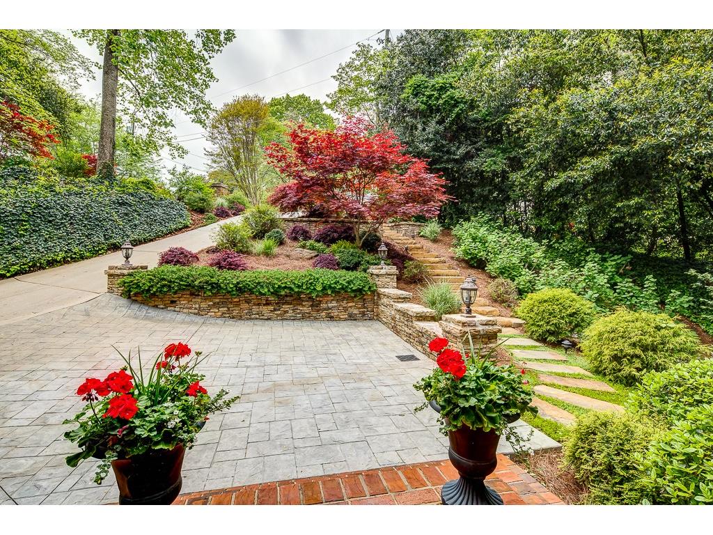 960 Winding Creek Trail, Sandy Springs, GA 30328