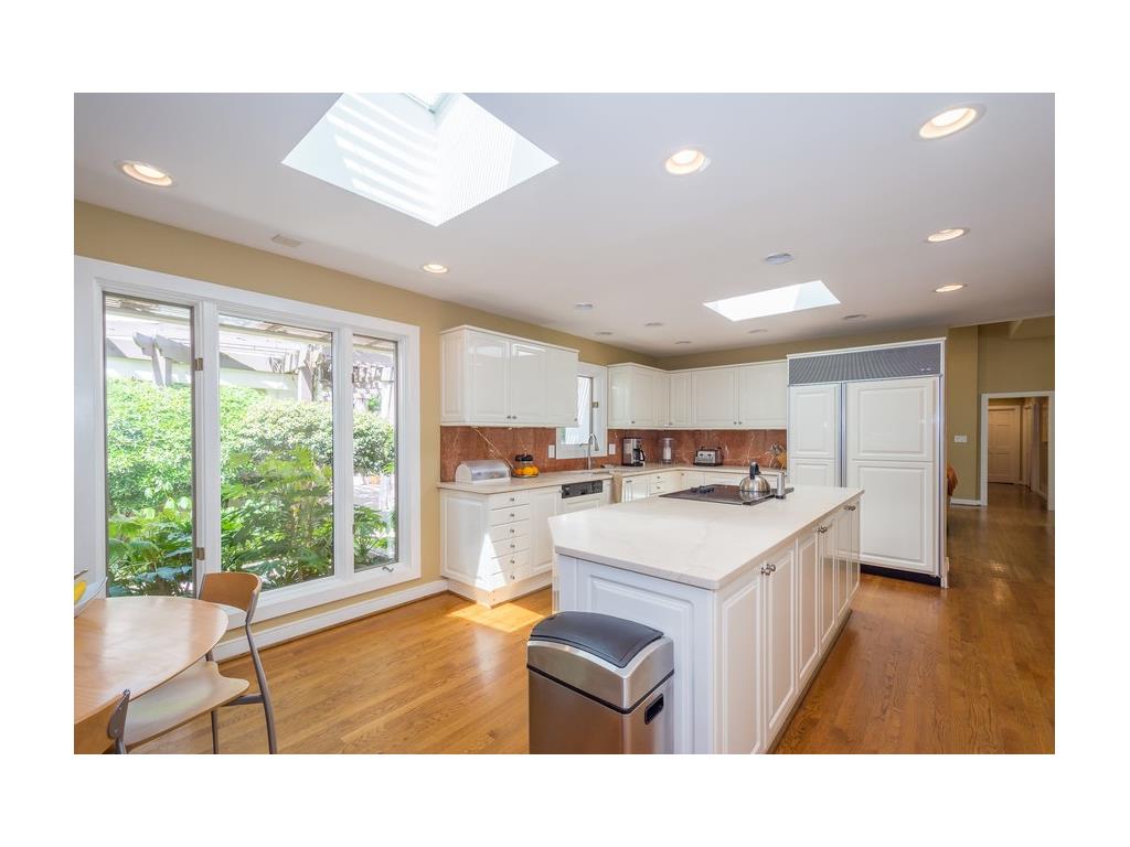 895 Heards Ferry Road, Sandy Springs, GA 30328