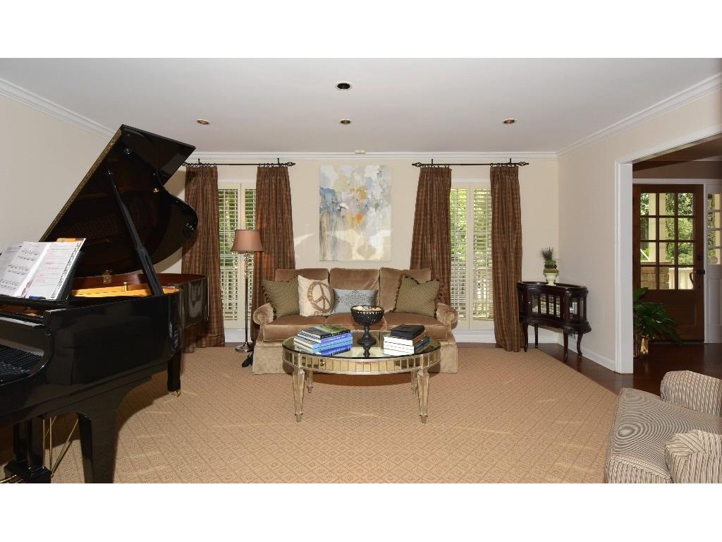 5855 Riverwood Drive, Sandy Springs, GA 30328