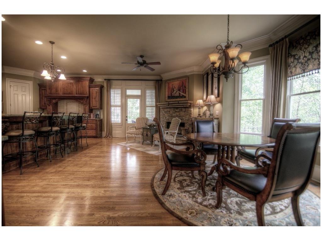 940 Glengate Place, Sandy Springs, GA 30328