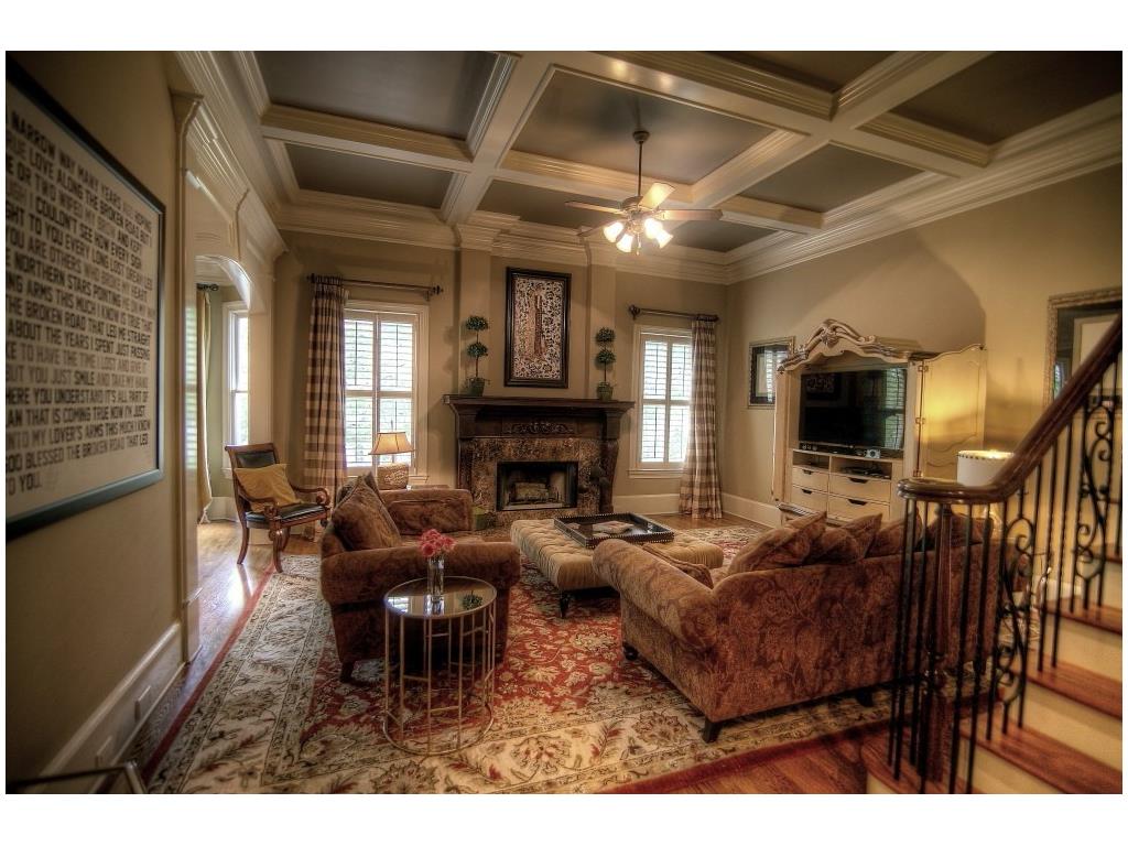 940 Glengate Place, Sandy Springs, GA 30328