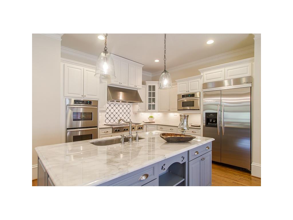 735 Glengate Place, Sandy Springs, GA 30328