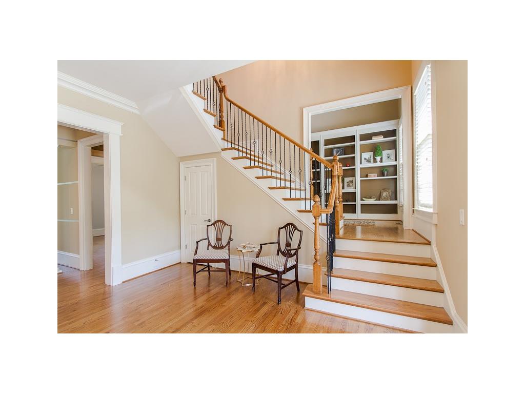 735 Glengate Place, Sandy Springs, GA 30328