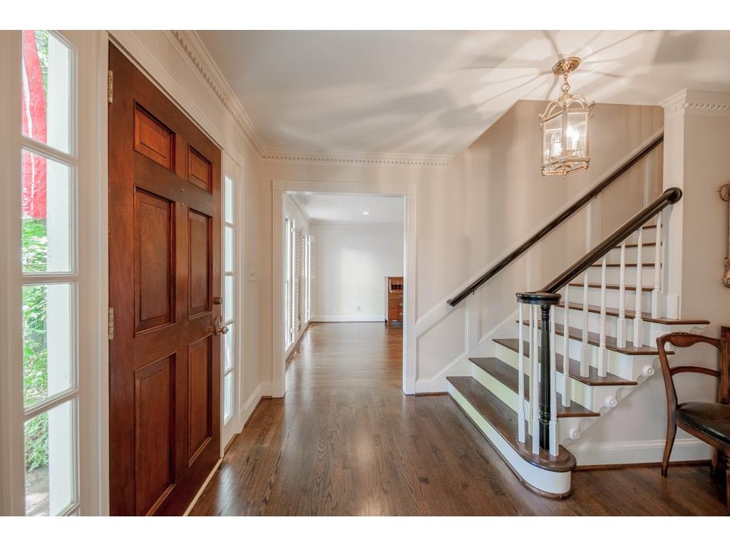 1878 Leiden Court, Dunwoody, GA 30338