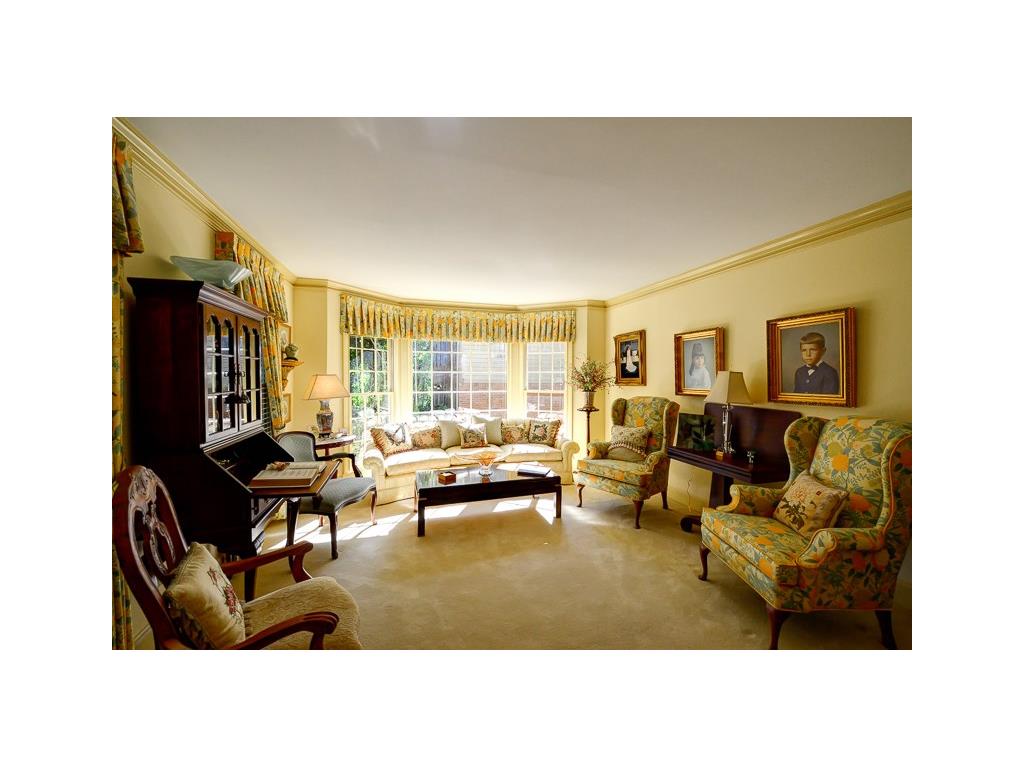 1565 Summerset Drive, Dunwoody, GA 30338