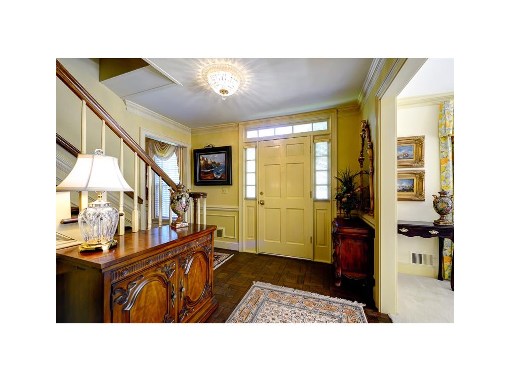1565 Summerset Drive, Dunwoody, GA 30338
