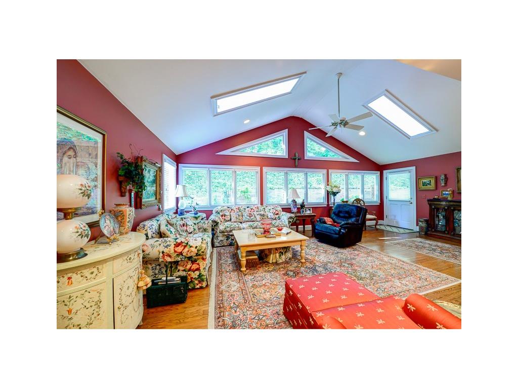 1565 Summerset Drive, Dunwoody, GA 30338