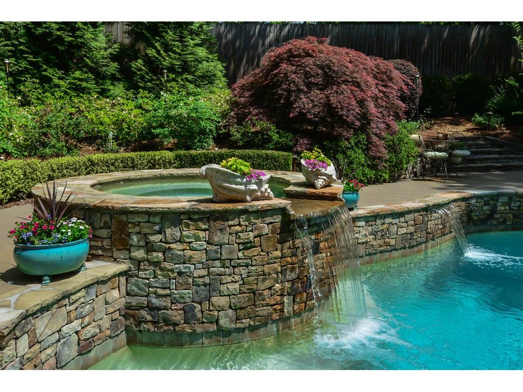 1284 Manor Oaks Court, Dunwoody, GA 30338