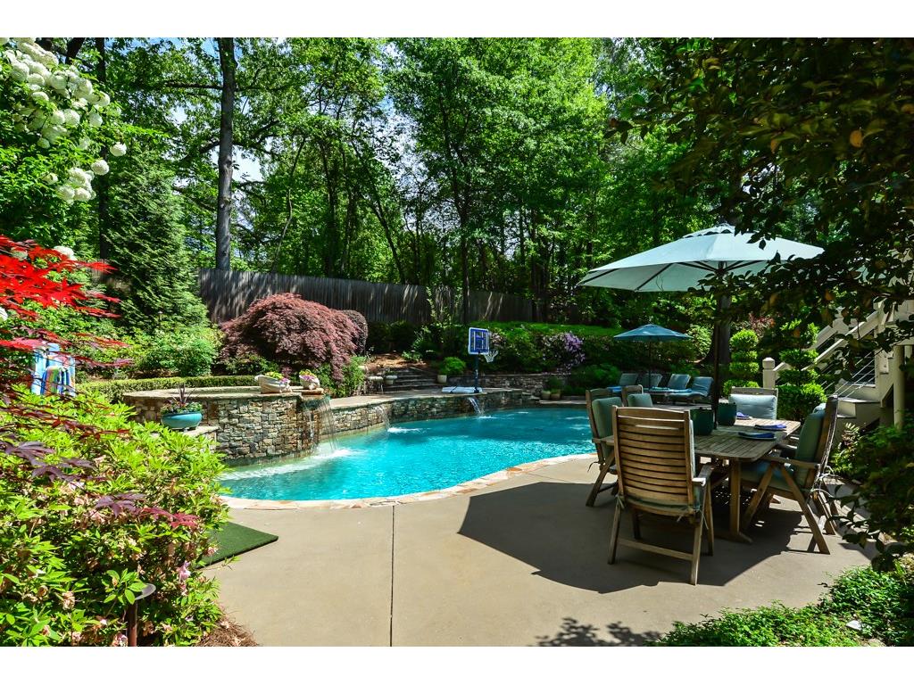 1284 Manor Oaks Court, Dunwoody, GA 30338