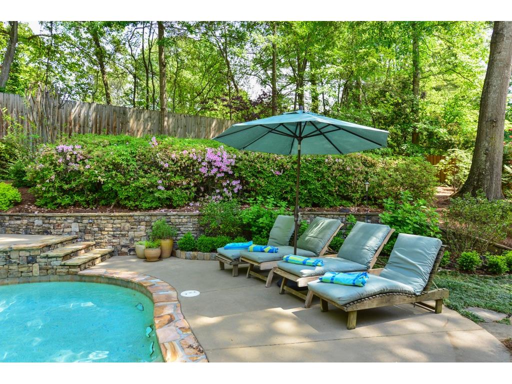 1284 Manor Oaks Court, Dunwoody, GA 30338