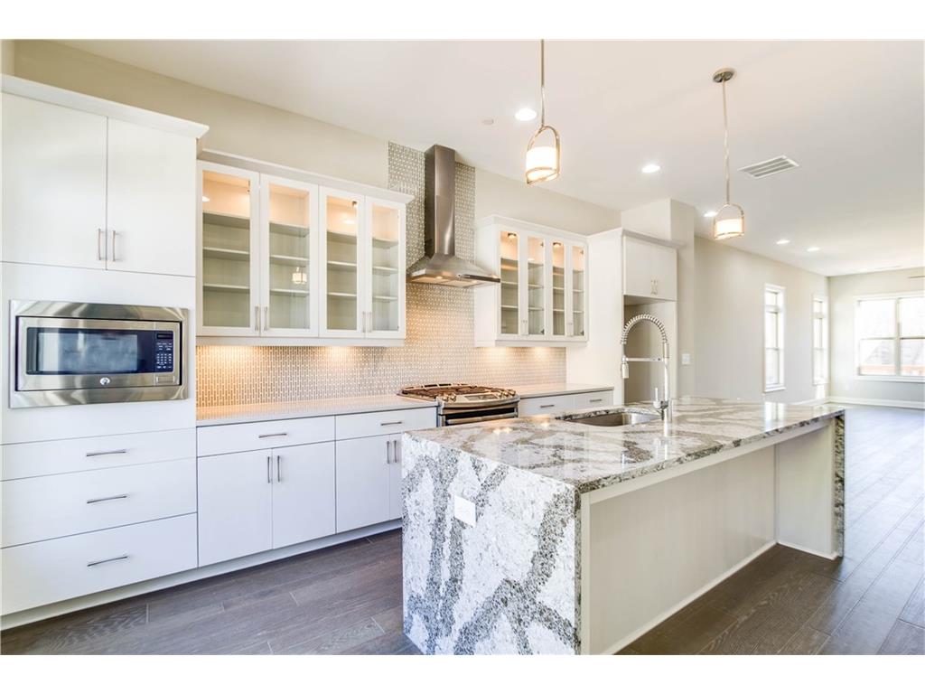 4202 DEMING Circle, Atlanta, GA 30342
