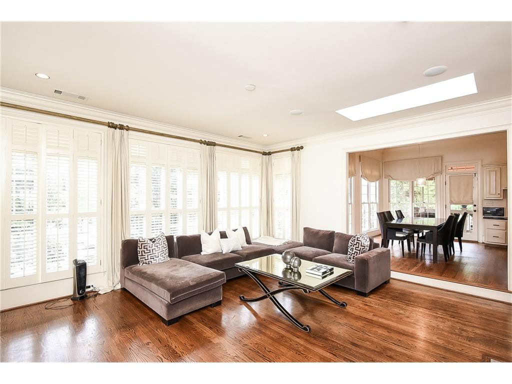 220 Windsor Gate Cove, Atlanta, GA 30342