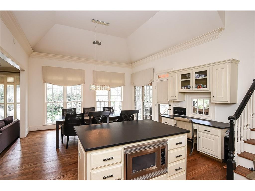 220 Windsor Gate Cove, Atlanta, GA 30342