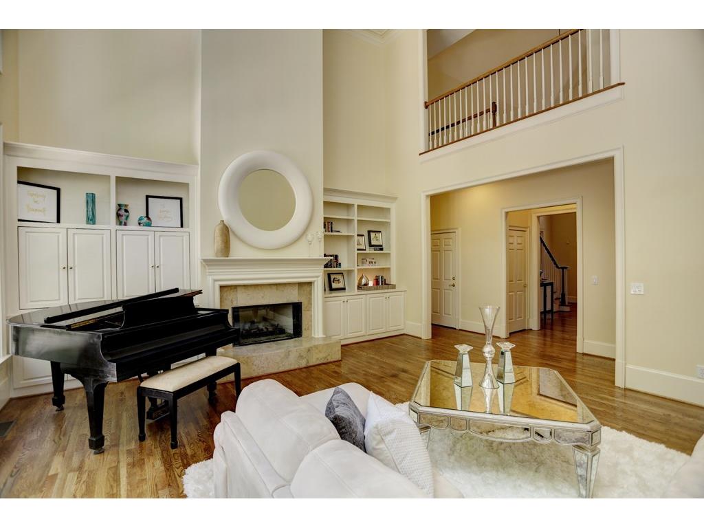 725 Brookwoods Trace, Sandy Springs, GA 30342
