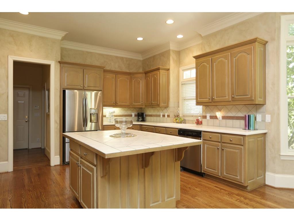 725 Brookwoods Trace, Sandy Springs, GA 30342