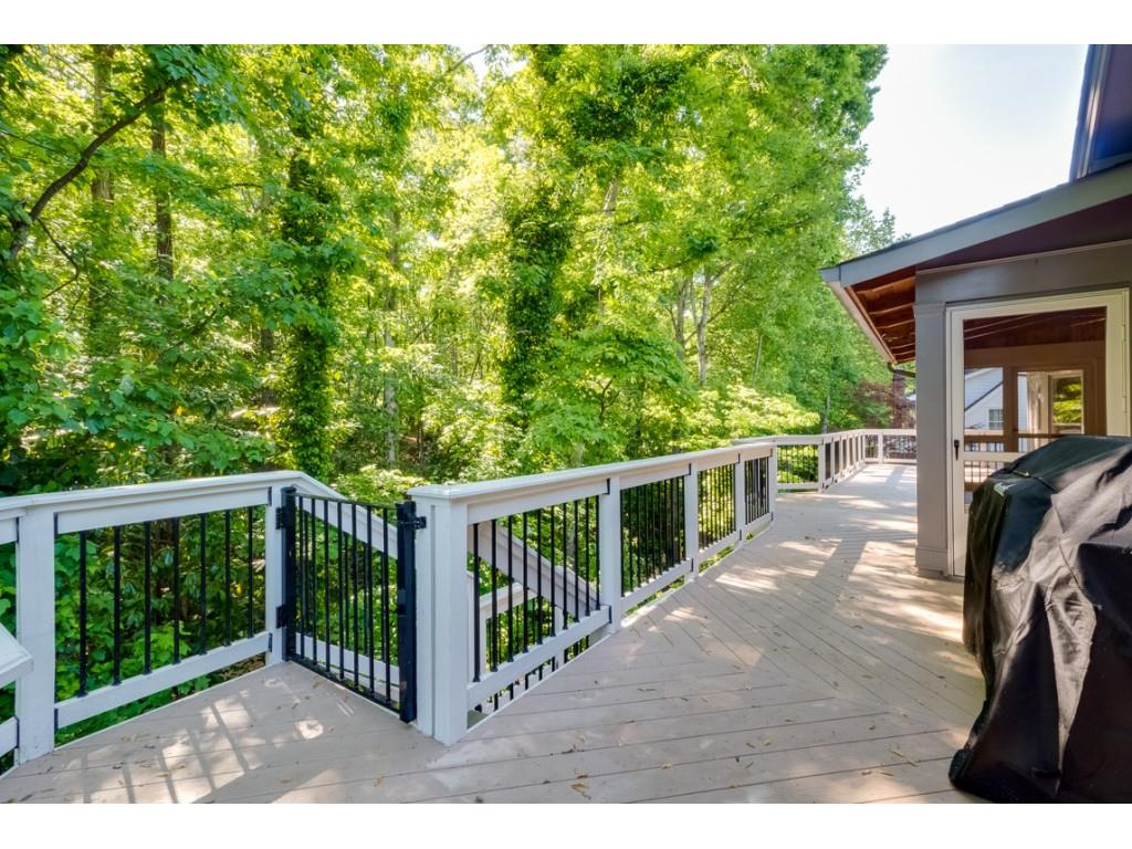 7390 Stoneykirk Close, Sandy Springs, GA 30350