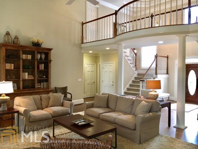 105 Hemmingwood Way, Atlanta, GA 30350