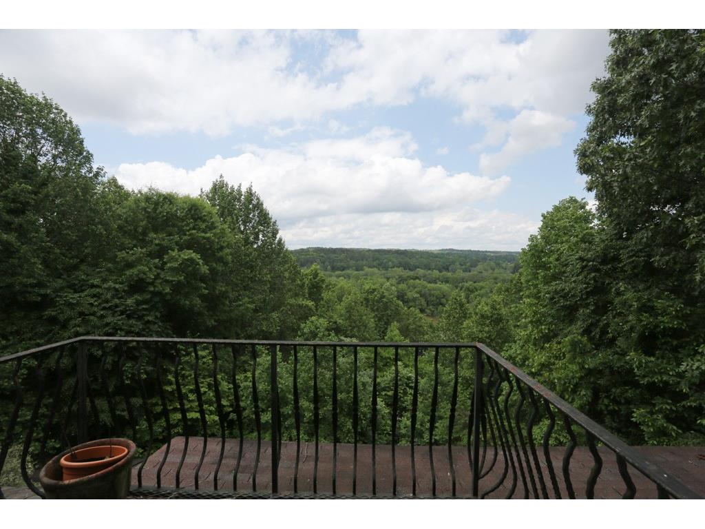 140 Huntcliff Point NE, Atlanta, GA 30350