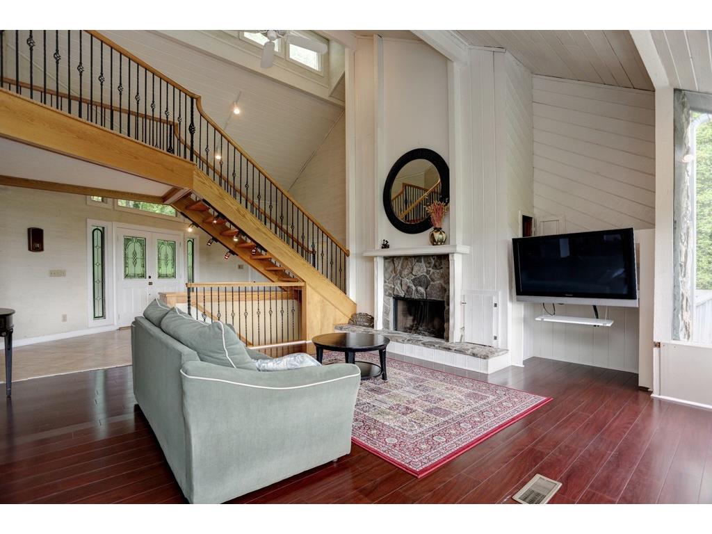 140 Huntcliff Point NE, Atlanta, GA 30350