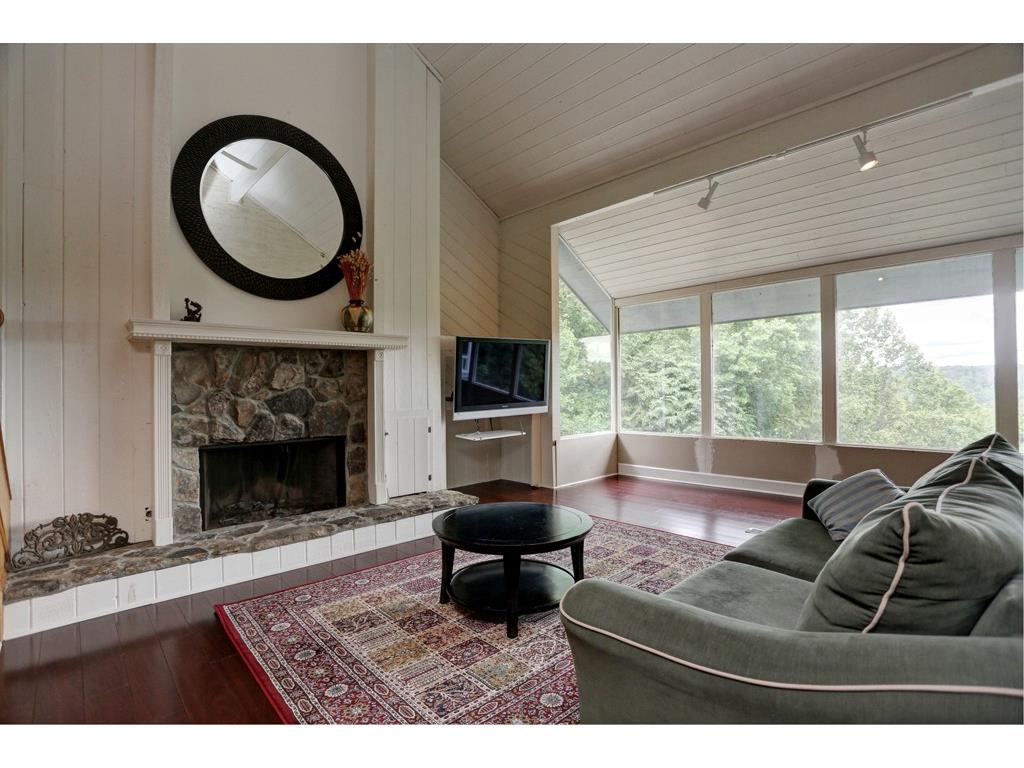 140 Huntcliff Point NE, Atlanta, GA 30350