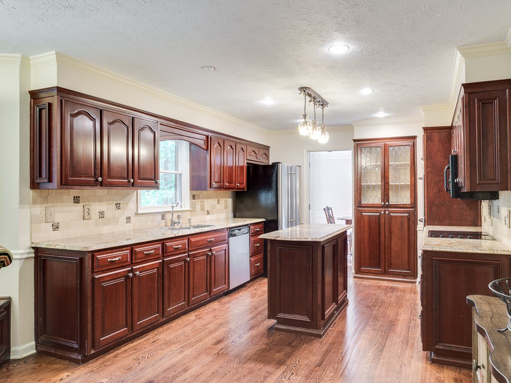 305 Skyridge Drive, Atlanta, GA 30350