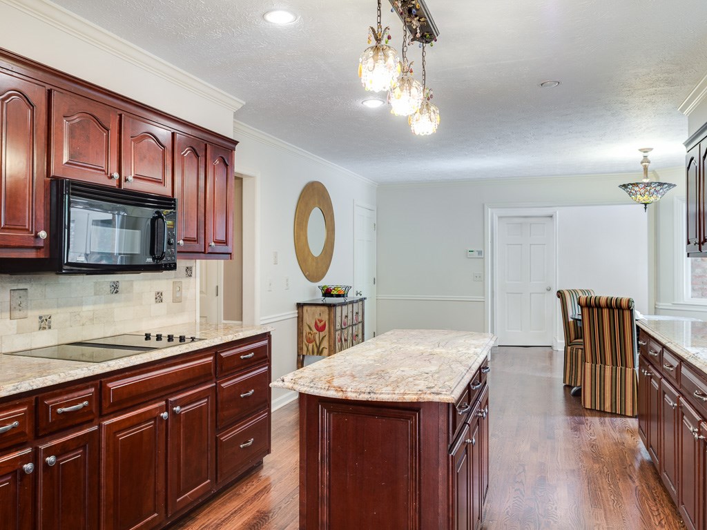 305 Skyridge Drive, Atlanta, GA 30350