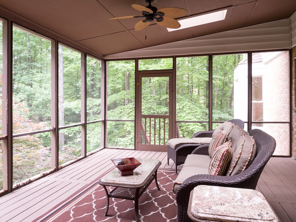 305 Skyridge Drive, Atlanta, GA 30350