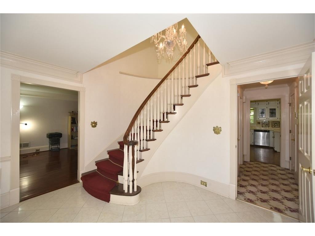 7580 Hunters Woods Drive, Sandy Springs, GA 30350