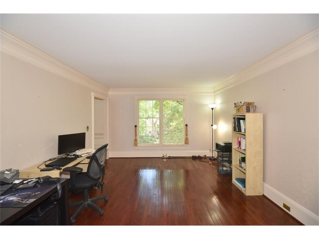 7580 Hunters Woods Drive, Sandy Springs, GA 30350
