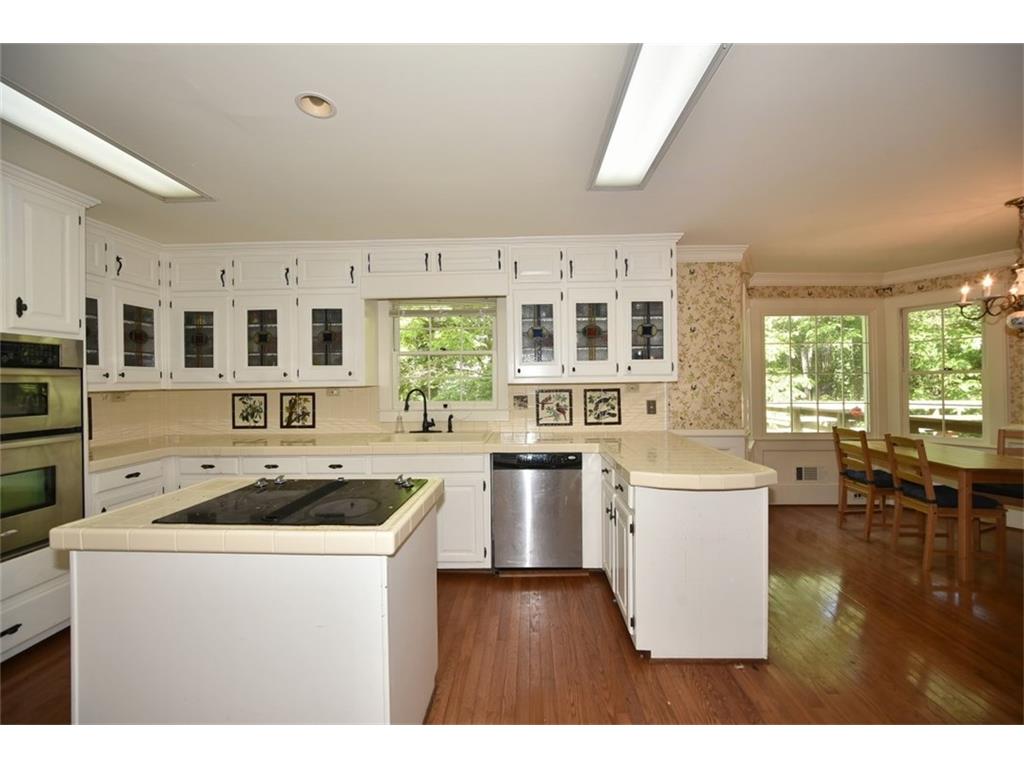 7580 Hunters Woods Drive, Sandy Springs, GA 30350