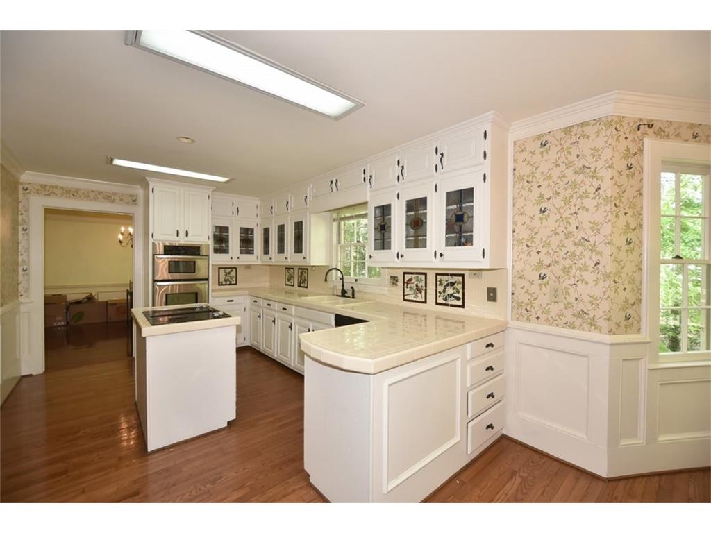 7580 Hunters Woods Drive, Sandy Springs, GA 30350