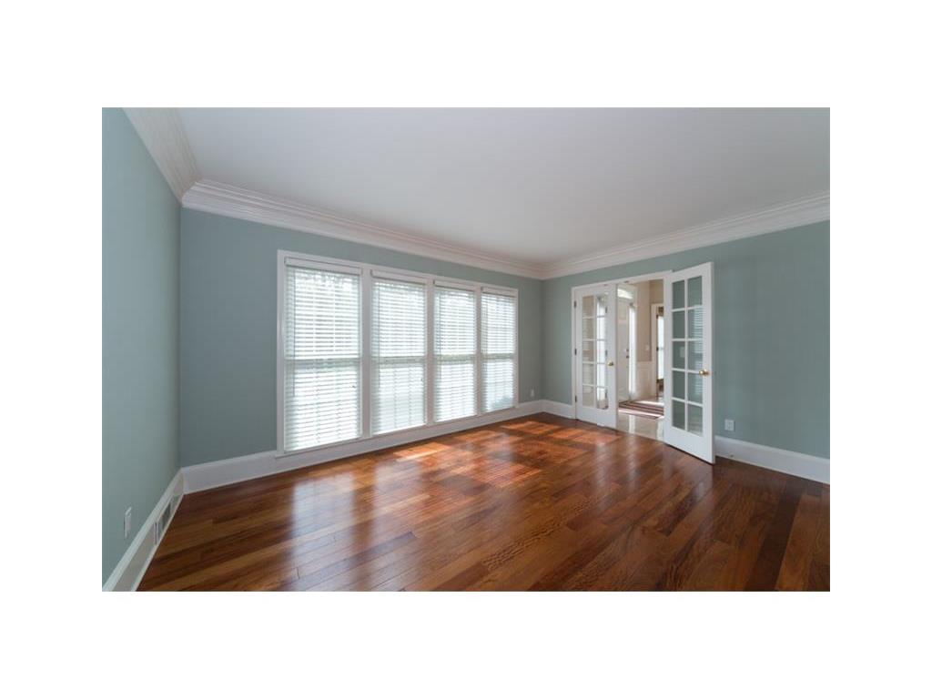 7730 Dunvegan Close, Sandy Springs, GA 30350