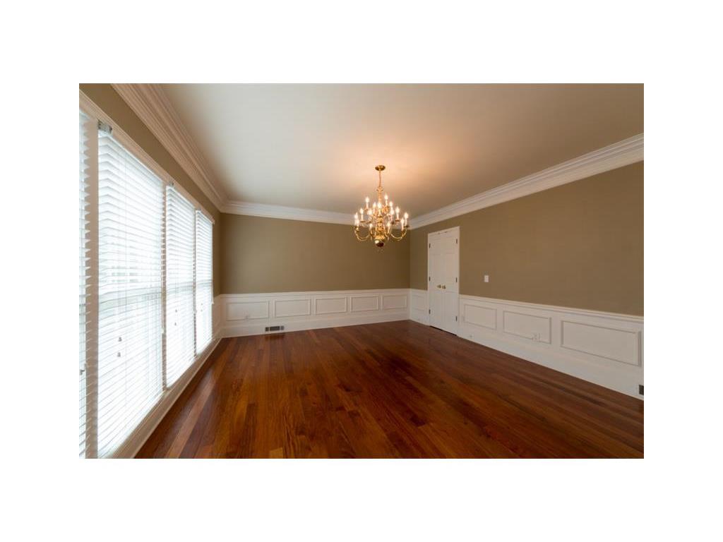 7730 Dunvegan Close, Sandy Springs, GA 30350