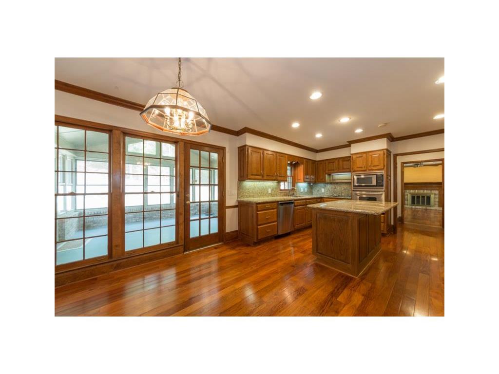7730 Dunvegan Close, Sandy Springs, GA 30350