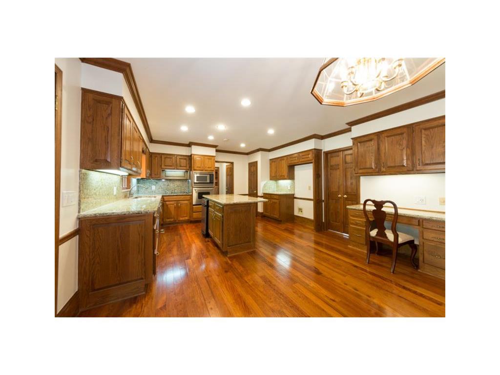 7730 Dunvegan Close, Sandy Springs, GA 30350