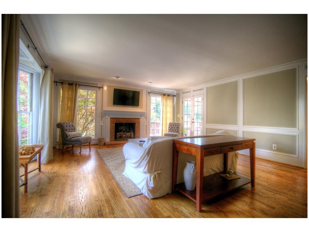 725 Amster Green Drive, Sandy Springs, GA 30350