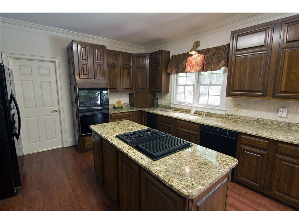 7445 Stoneykirk Close, Sandy Springs, GA 30350
