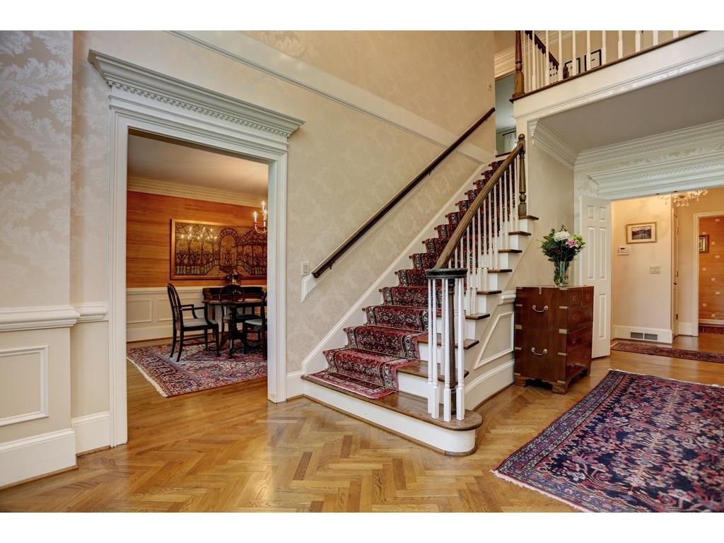 8415 Valemont Drive, Sandy Springs, GA 30350