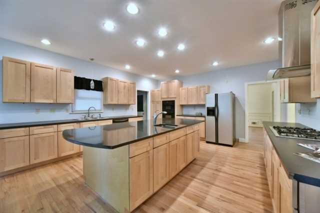 410 Huntcliff Grn, Sandy Springs, United States 30350
