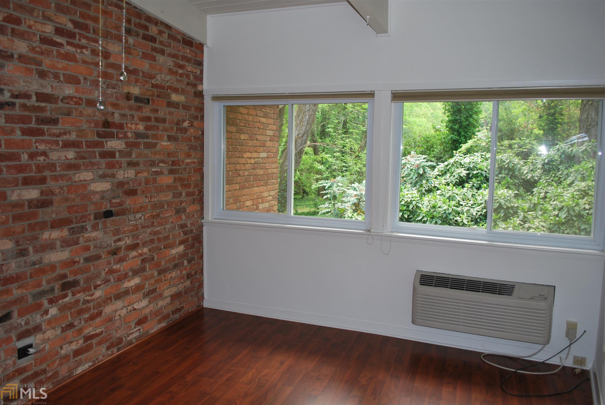 832 Glenwood Dr, Gainesville, GA 30501