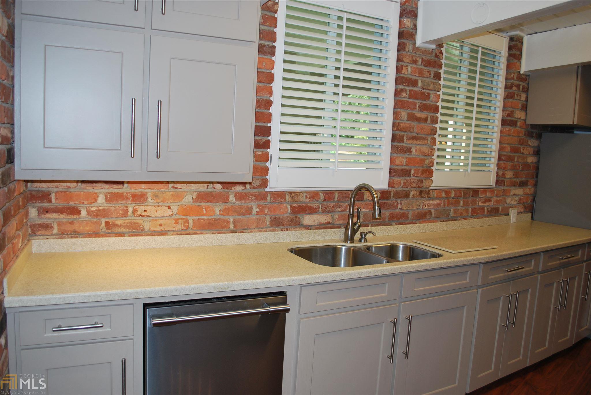 832 Glenwood Dr, Gainesville, GA 30501