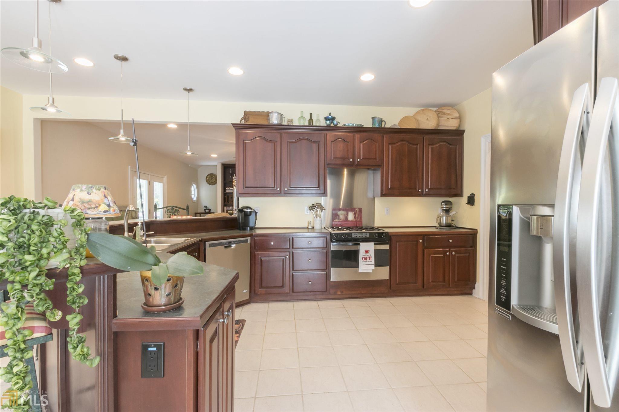 4123 Willow Trce, Gainesville, GA 30506