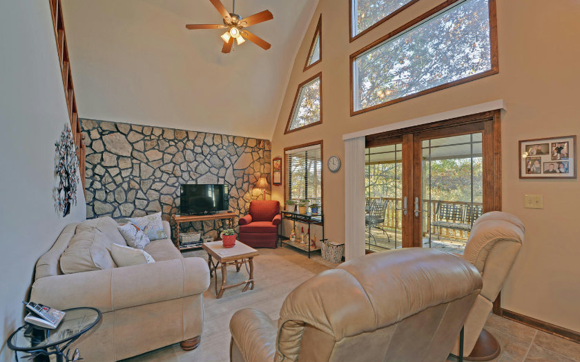 12 STEWART AVE, Blairsville, GA 30512
