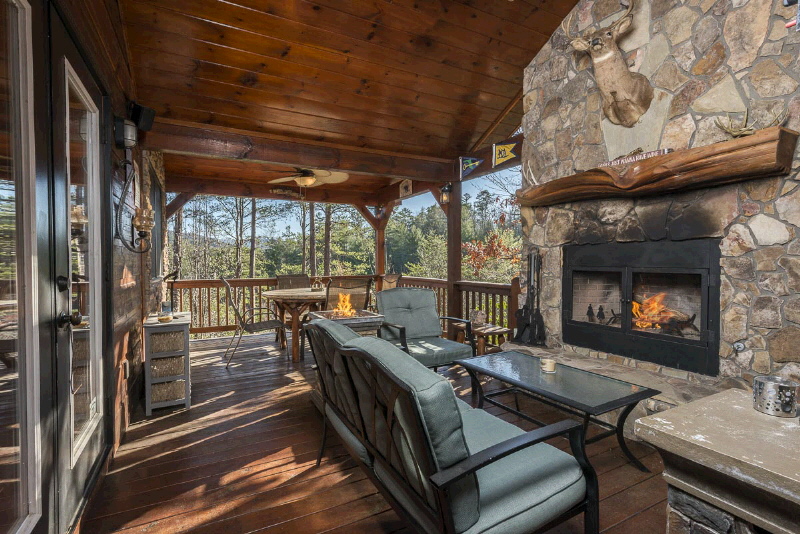 181 Spirit Wind Ct, Blue Ridge, GA 30513