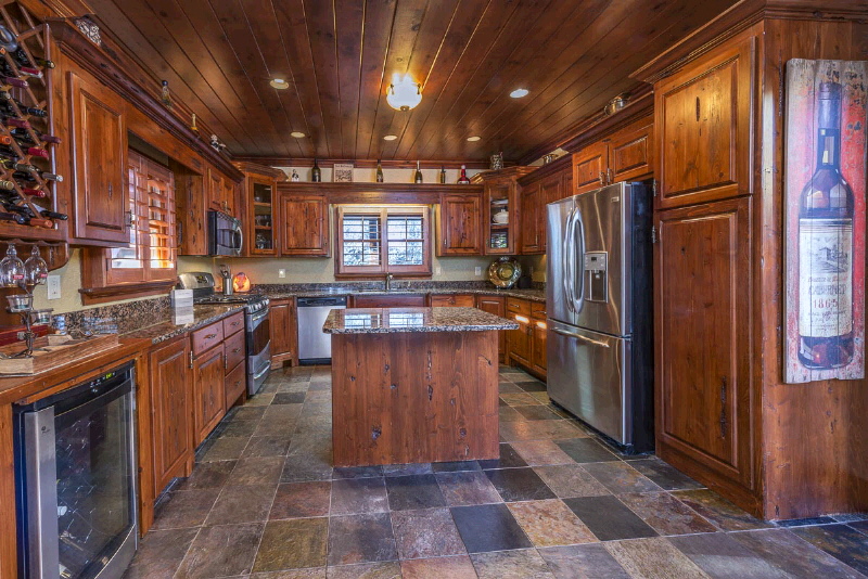 181 Spirit Wind Ct, Blue Ridge, GA 30513