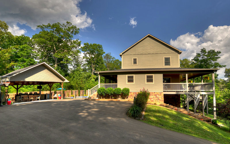 2877 MOUNTAIN TOPS ROAD, Blue Ridge, GA 30513